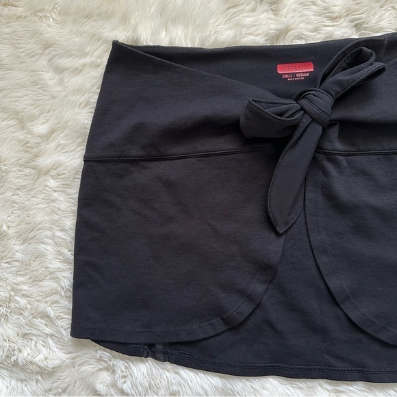 Spanx Skirt Wrap And Go Mini Athletic Tie Front Mesh Panel Black S/M - Picture 5 of 12